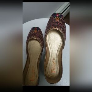 Multicolor Embroidered Women's Flats